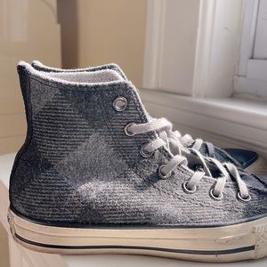 Converse High Tops Kids size 4.5